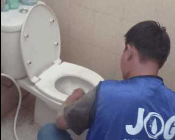 Gambar 3 dari Deep Cleaning Toilet