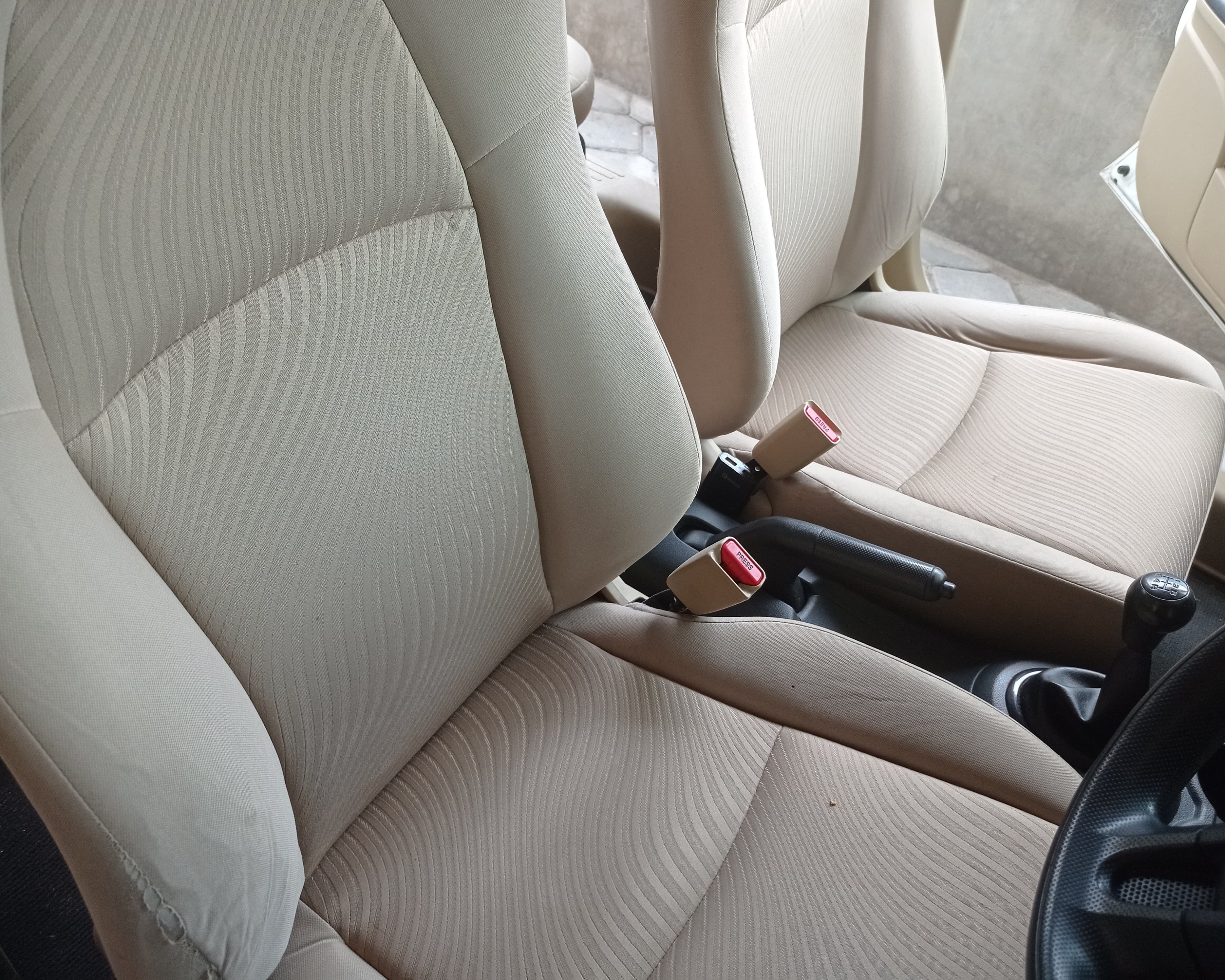 Gambar 2 dari Cuci Interior Mobil