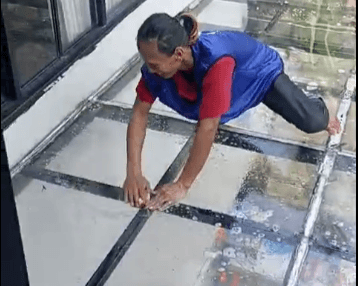 Gambar 3 dari Glass Cleaning